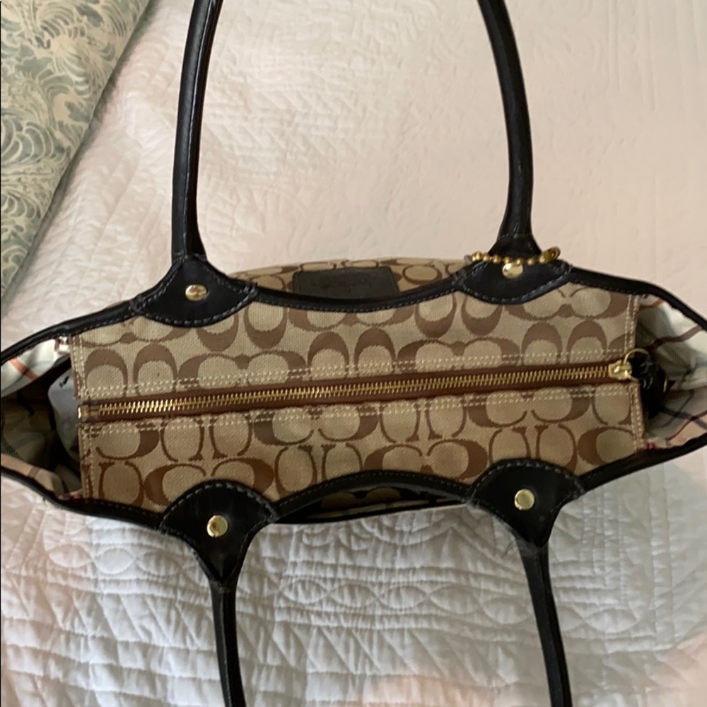 Coach Bag With The Signature Canvas - image 3
